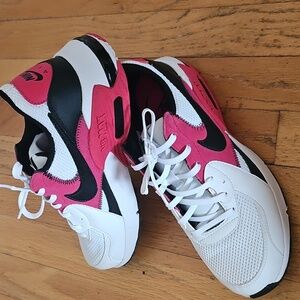 Nike Air Max Excee White/Black & Pink Womens Sneakers Size 9 NWOB